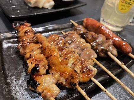 焼き鳥 焼き鳥 焼き鳥,酒,居酒屋の写真素材