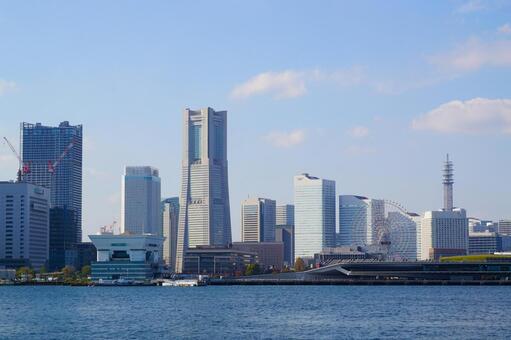 神奈川県の街の風景5　横浜素材　背景景色 横浜,観覧車,港の写真素材