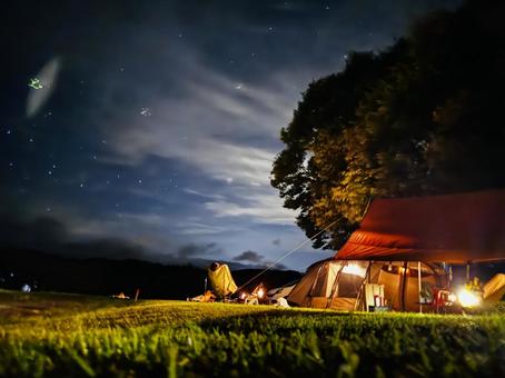 夜のテントサイト 沢水 夜のテントサイト 沢水 キャンプ,キャンプ場,野外の写真素材