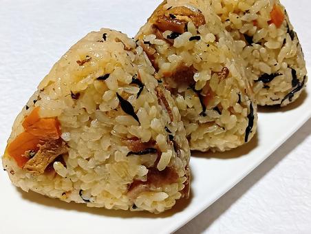 ひじき五目おにぎり ひじき五目おにぎり ひじき五目おにぎり,食べ物,料理の写真素材