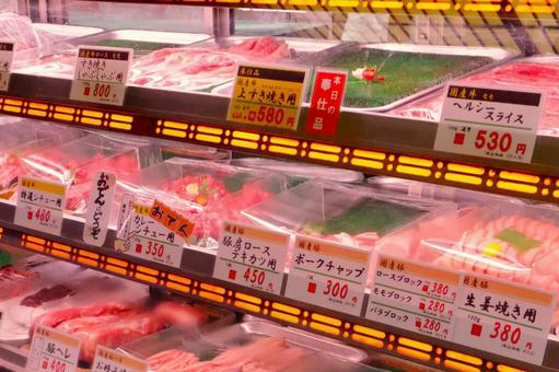 精肉店(肉屋)のショーケースのイメージ 精肉店(肉屋)のショーケースのイメージ 精肉店,肉屋,店頭の写真素材