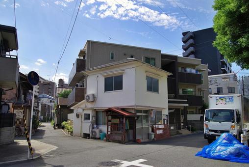 昭和の雰囲気を残す町角 町角,路地,隘路の写真素材