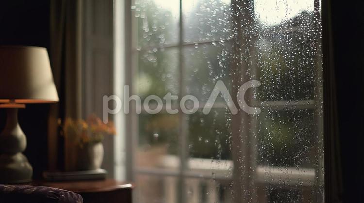 雨の日の窓辺と室内・しずく・静かな時間 雨,窓,室内の写真素材