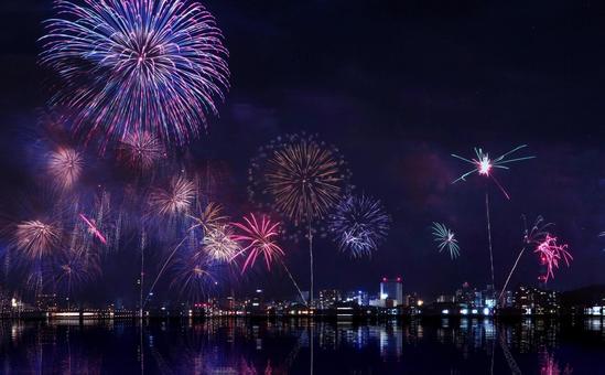 湖上打ち上げ花火/松江水郷祭 湖上打ち上げ花火/松江水郷祭の写真