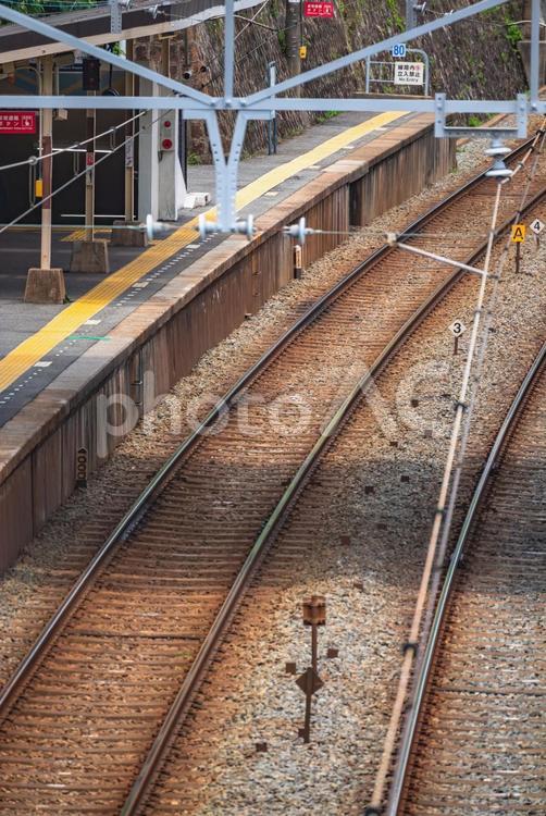 ローカル線の駅と線路 線路,ポイント,鉄道線路の写真素材
