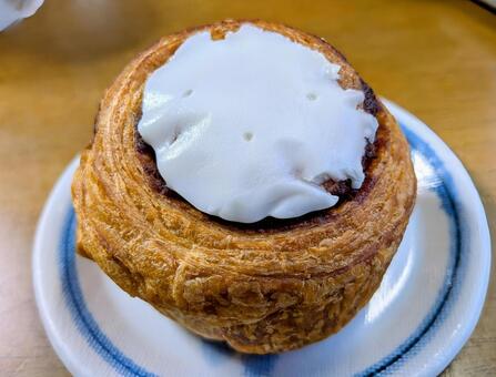 スウェーデン生まれ シナモンロール,食べ物,パンの写真素材