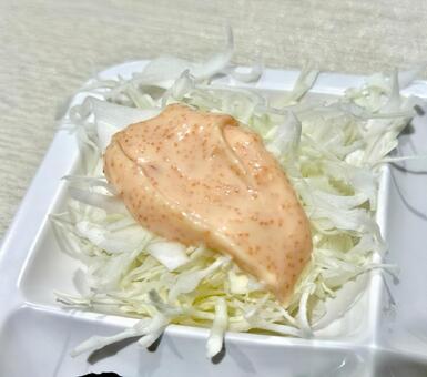 バイキングでとったキャベツ　明太マヨ キャベツ,明太子,マヨネーズの写真素材