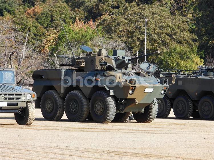 展示される陸上自衛隊の87式偵察警戒車 陸上自衛隊,自衛隊,87式偵察警戒車の写真素材