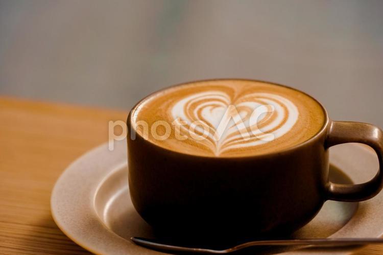 ハートが描かれたラテアート ラテアート,アート,コーヒーの写真素材