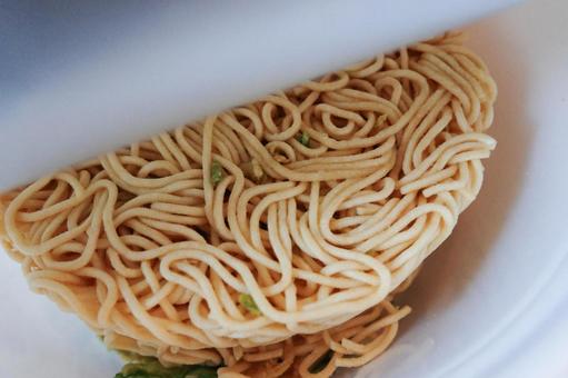 カップラーメンの麺 カップラーメンの麺 カップラーメンの麺,カップラーメン,麺の写真素材