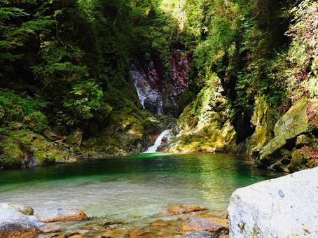 尾白川渓谷・千ヶ淵 尾白川渓谷・千ヶ淵 滝,川,水の写真素材