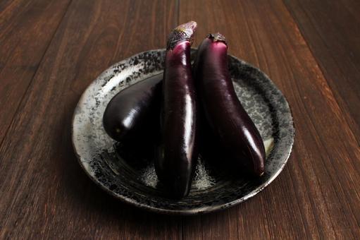 長なすの盛り付け 長なすの盛り付け なす,長なす,野菜の写真素材