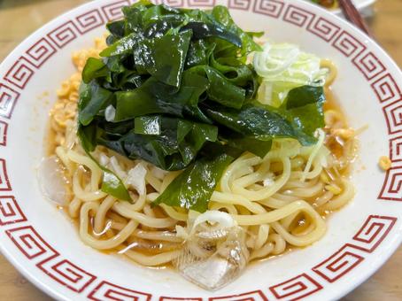 冷やしワカメラーメン 冷やしワカメラーメンの写真