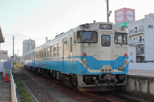 JR鳴門線、キハ40型、四国色 jr,jr四国,鳴門線の写真素材