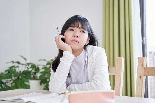 Junior high school students who lose their motivation for homework in the living room, জুনিয়র উচ্চ বিদ্যালয় ছাত্র, নারী, জাপানি, JPG