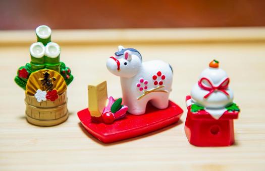 お正月の飾り物 門松,干支,鏡餅の写真素材