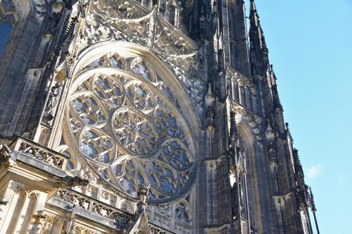 プラハ・聖ヴィート大聖堂の外観と青空 プラハ・聖ヴィート大聖堂の外観と青空 聖ヴィート大聖堂,プラハ,プラハ城の写真素材