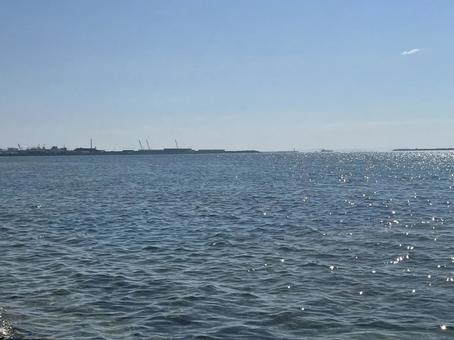 海と工場 海と工場の写真