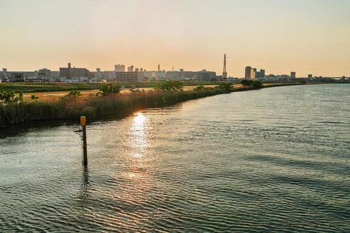 墨田区 荒川の夕景(東京) 墨田区 荒川の夕景(東京) 墨田区,荒川,東京の写真素材