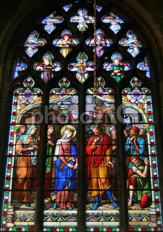 リヨン　サン・ニジエ聖堂　ステンドグラス フランス,リヨン,サン・ニジエ聖堂の写真素材