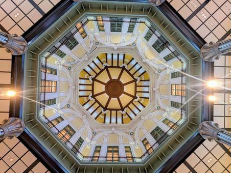 東京駅・丸の内南口の天井 東京駅・丸の内南口の天井 東京駅,ステーション,駅ビルの写真素材
