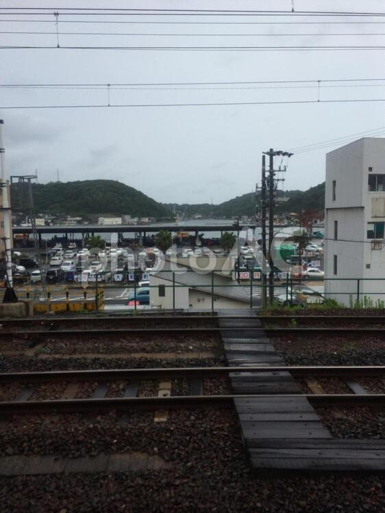 下関の景色 線路と街並み 下関,線路,道路の写真素材