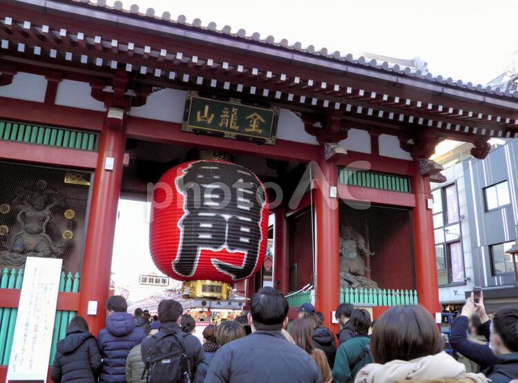 正月元旦の浅草・雷門 名所,シンボル,東京の写真素材