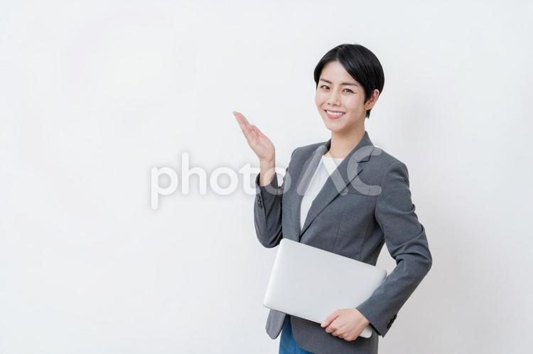 提案するビジネスウーマン。 提案,女性,若いの写真素材