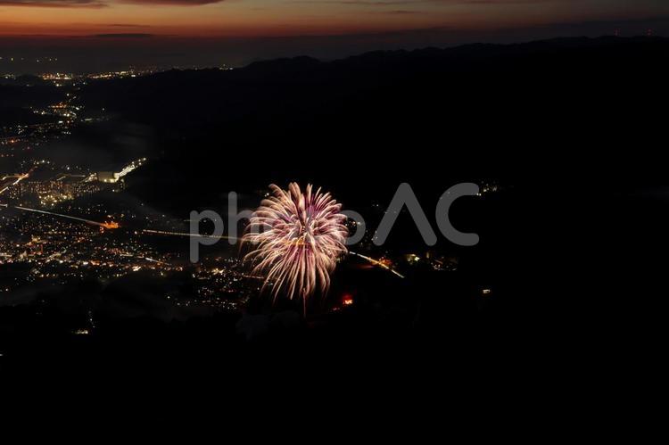 夜空にひらく、遠き夏の花 福岡,米ノ山展望台,昼の写真素材