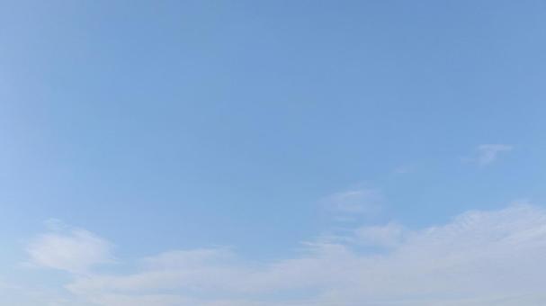 夕方に差し掛かる間際の青空 夕方に差し掛かる間際の青空の写真