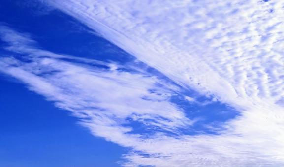空画像・背景素材/秋の空雲 空画像・背景素材/秋の空雲の写真