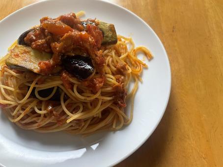 Eggplant pasta with tomato sauce, JPG