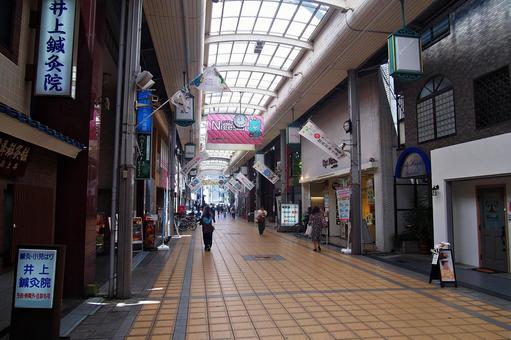 7月のアーケード商店街 7月のアーケード商店街の写真
