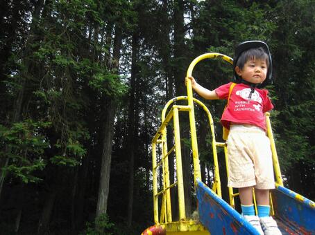 Children and playground equipment, park, aby zagrać, dziecko, JPG