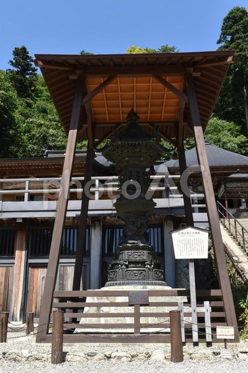 山寺　閑さや　岩にしみ入る　蝉の声 山寺,松尾芭蕉,名句の写真素材