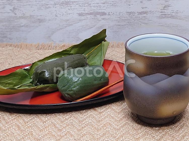 お餅とお茶 ささだんご,団子,餡の写真素材