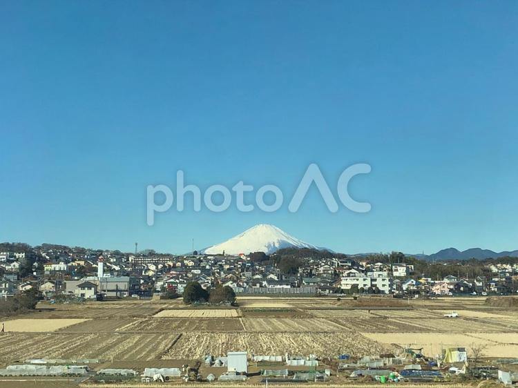富士山の見える風景 富士山,青空,街の写真素材