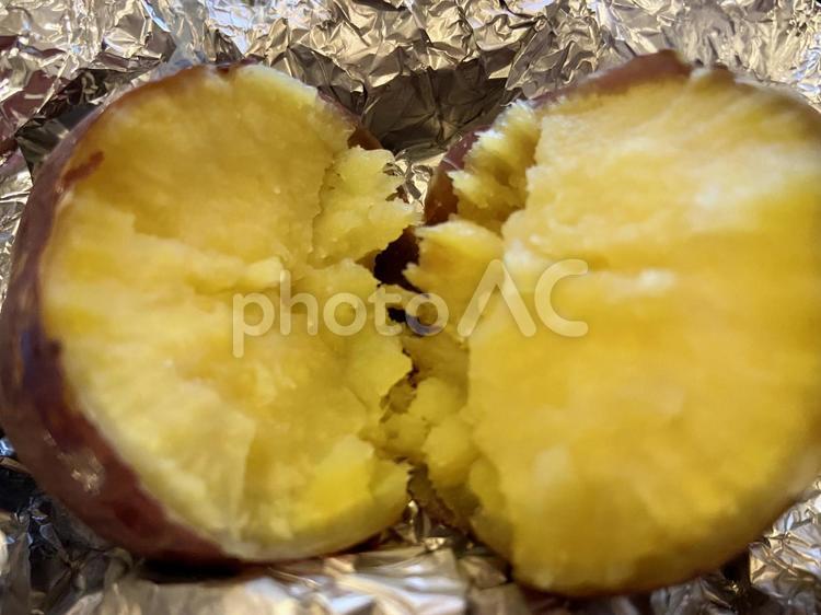 ほくほく焼き芋 サツマイモ,焼きいも,手作りの写真素材