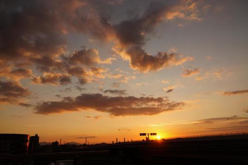 夕方の街並みの風景 夕方の街並みの風景の写真
