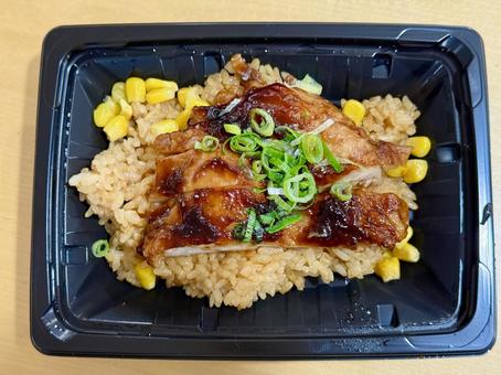 スーパーで買ったチキンガーリックライス 弁当,ガーリックライス,チキンの写真素材