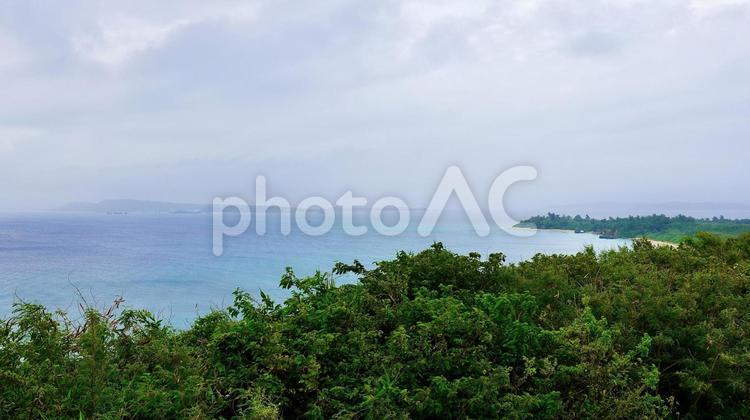 津堅島にんじん展望台から見えるトゥマイ浜 トゥマイ浜,津堅,ビーチの写真素材