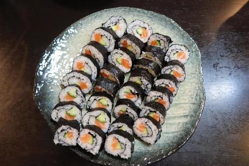 自家製サーモン海苔巻 自家製サーモン海苔巻 海苔巻き,ノリ,サーモンの写真素材