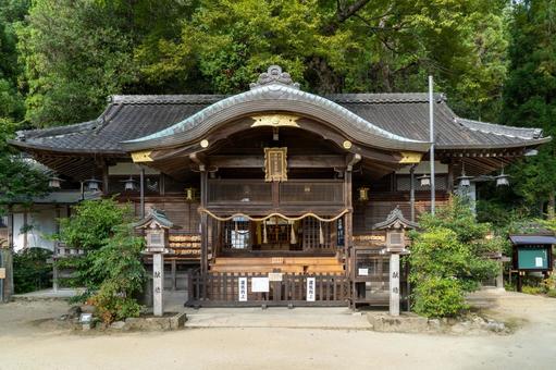 Nara Katsuragi Hitokotonushi Shrine worship hall, JPG