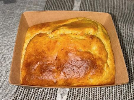 Freshly baked banana bread and pound cake, JPG