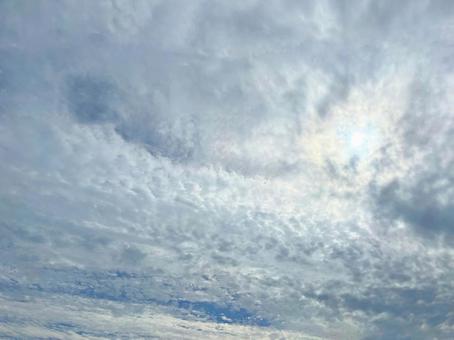 雲の中の太陽 雲の中の太陽の写真