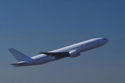 離陸する飛行機と青空 離陸する飛行機と青空 飛行機,ジェット機,乗り物の写真素材