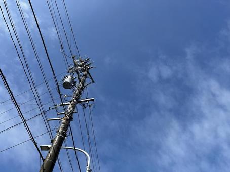 電柱と空 電柱と空 電柱,空,電線の写真素材