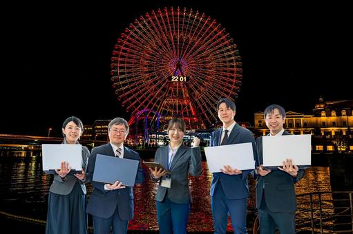 夜景とビジネスチーム 夜景とビジネスチーム ビジネス,仲間,協力の写真素材