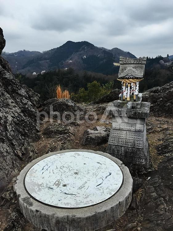 金鑚神社奥宮と眺め 金鑚神社,山頂,登山の写真素材