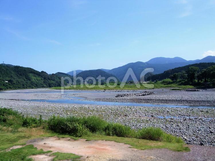 大井川の流れと山々 水,流れ,川原の写真素材